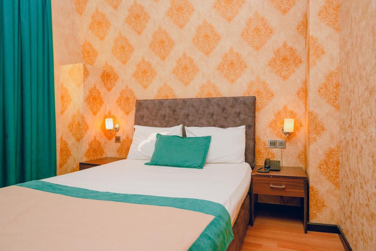The Center Hotel Baku Bagian luar foto