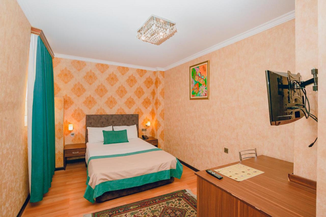 The Center Hotel Baku Bagian luar foto