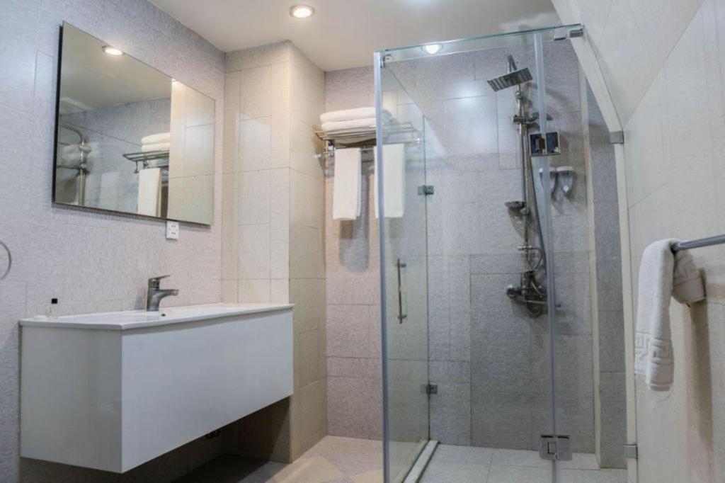 The Center Hotel Baku Bagian luar foto