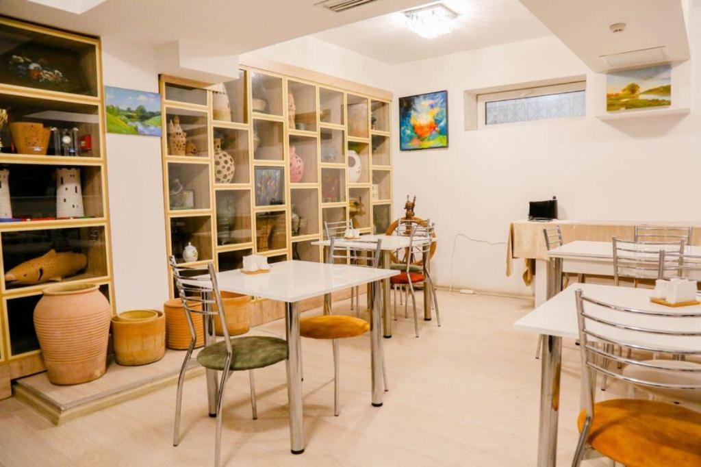The Center Hotel Baku Bagian luar foto