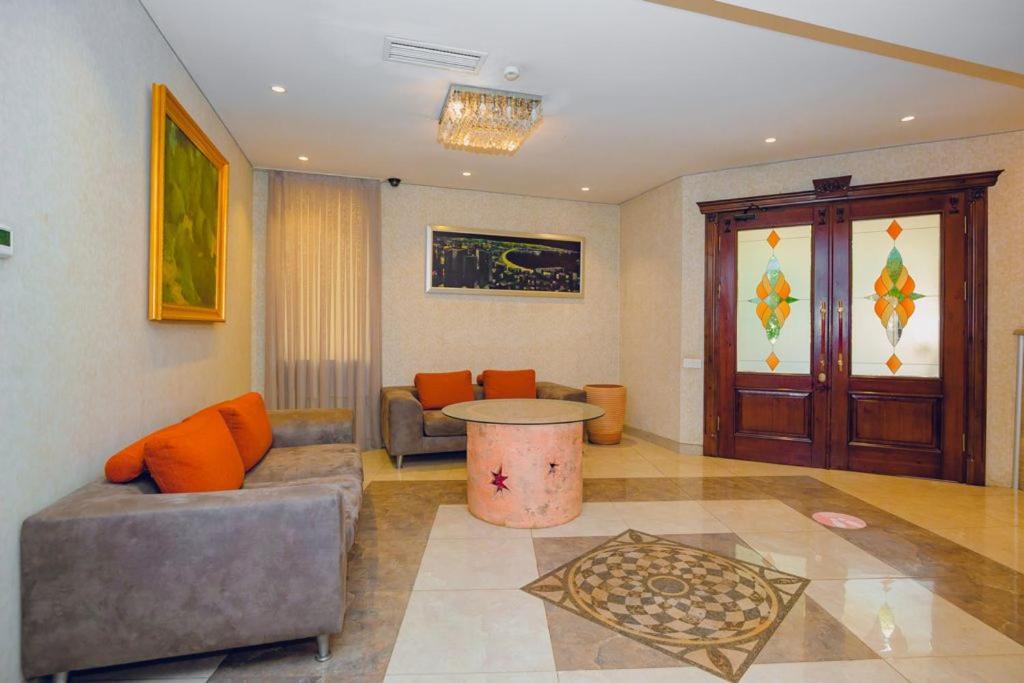 The Center Hotel Baku Bagian luar foto
