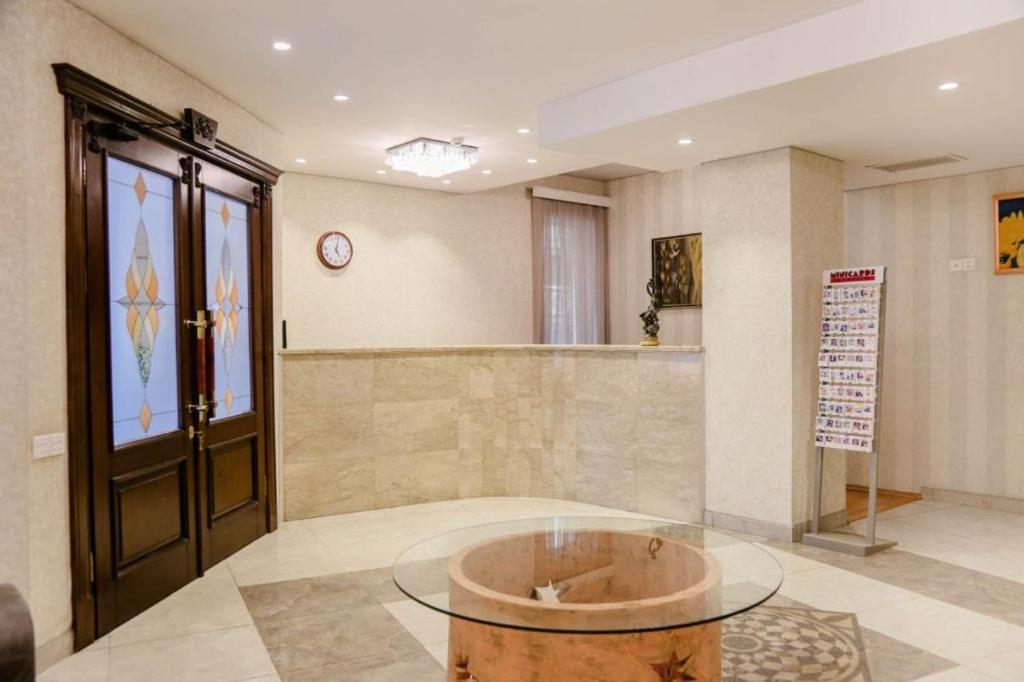 The Center Hotel Baku Bagian luar foto