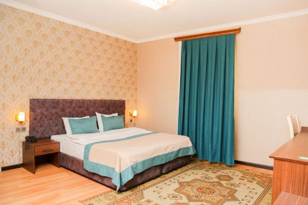 The Center Hotel Baku Bagian luar foto