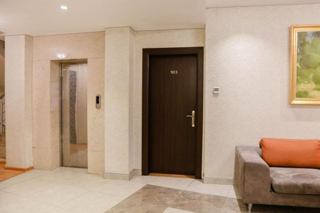 The Center Hotel Baku Bagian luar foto